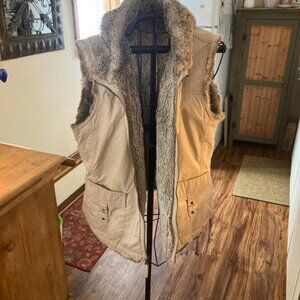 Fur lined cargo type zip up vest